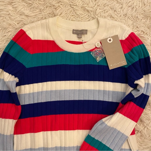 NWT EVOLUTION BY CYRUS Rooney Button Cuff Sweater size S from Stitch Fix - Picture 4 of 6